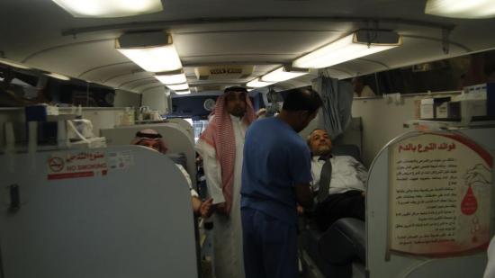 Mr. Musaed Al-Mineefi, General Manager of the Bank participating in the blood donation campaign